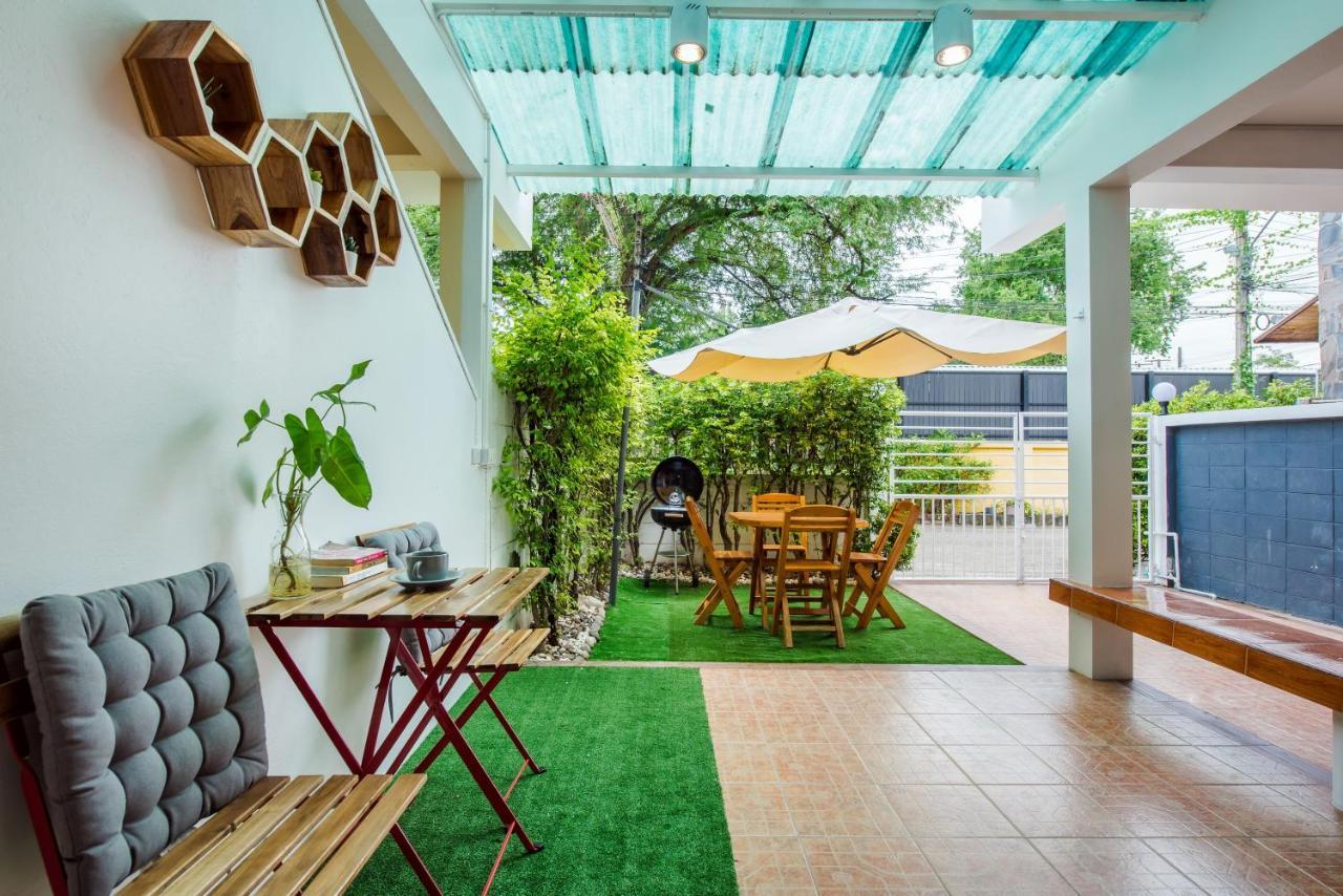 White Beach House Hua Hin 20 Second To The Beach Exterior photo